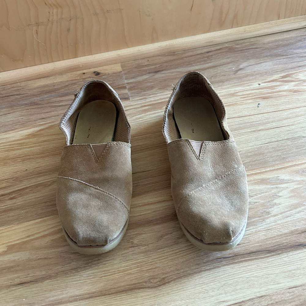 Tom’s women’s suede slip ons